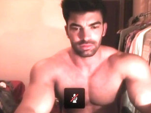 Bodybuilder Sergi Constance masturbating
