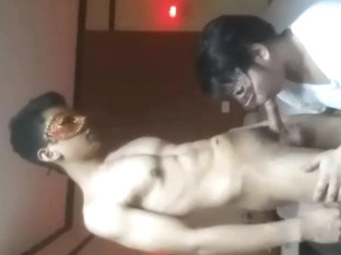 Amateur Hunky Tripper Allows Young Petite Dude To Suck His Dick Hardcore